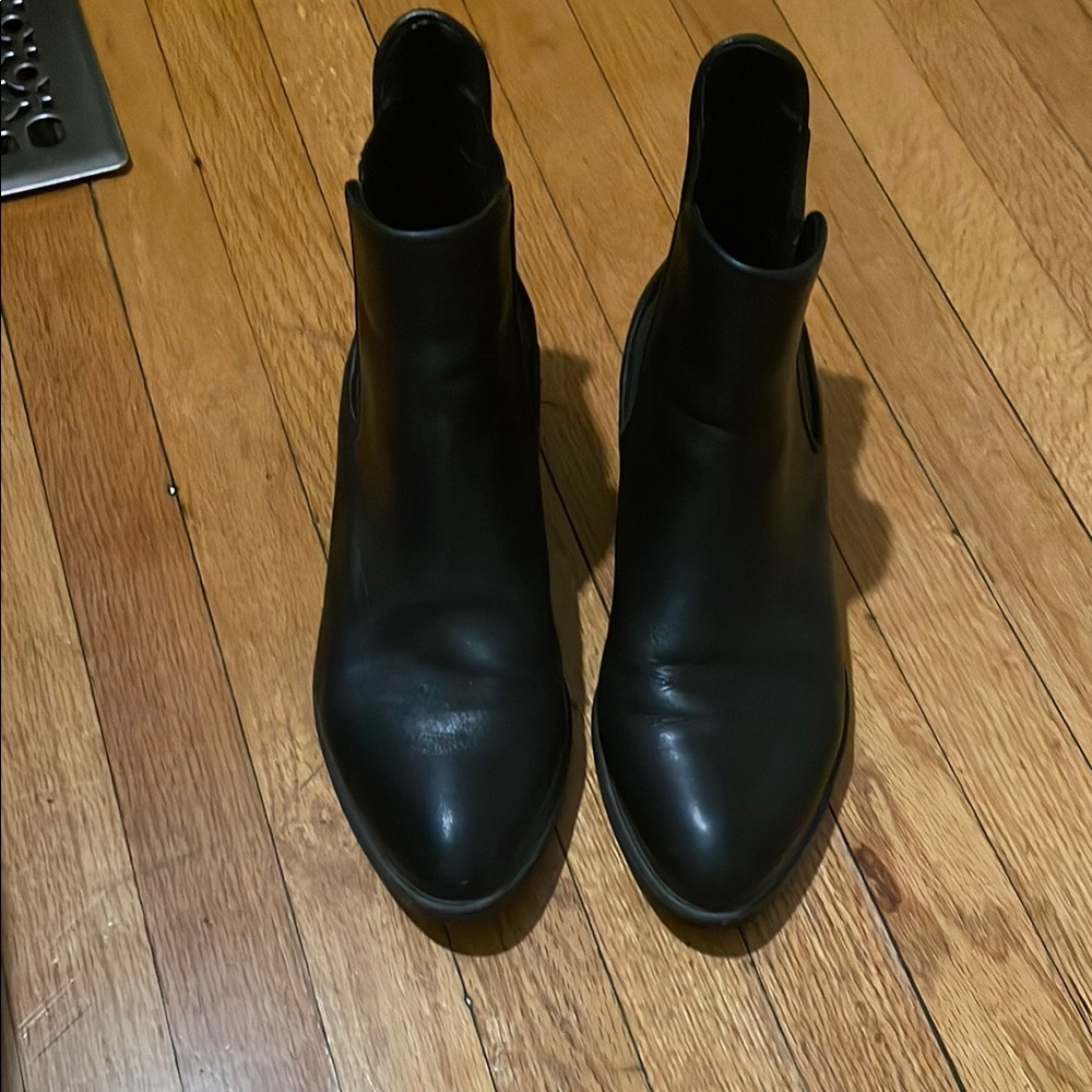 Black Ankle Boots with Elastic Panels and Rounded Toe